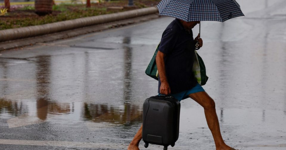 Ian se convierte en huracán categoría 1, provocará fuertes lluvias