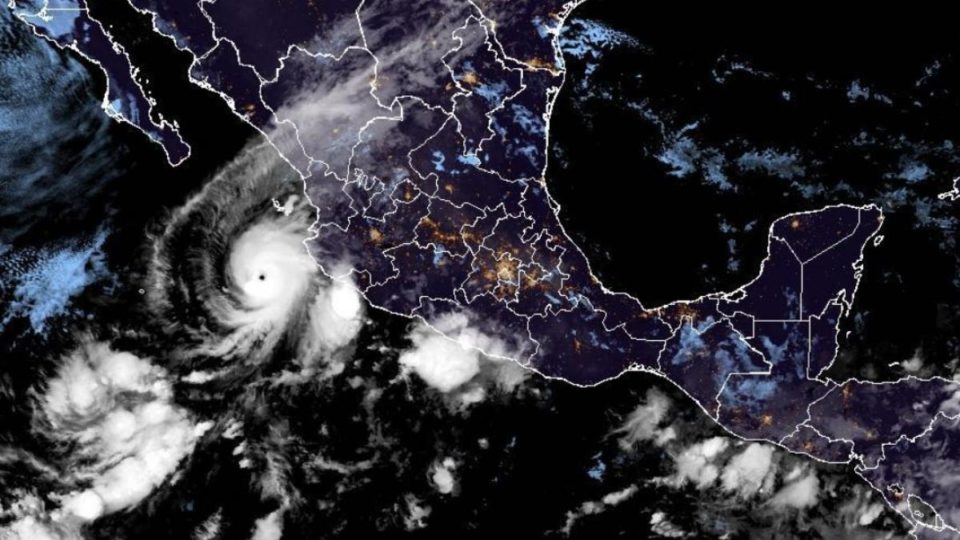 "Orlene" ya es huracán categoría 4; prevén afectaciones en costas de Jalisco, Nayarit, Sinaloa y Colima