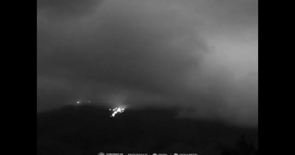 VIDEO: Así se vio la explosión del Popocatépetl de esta madrugada