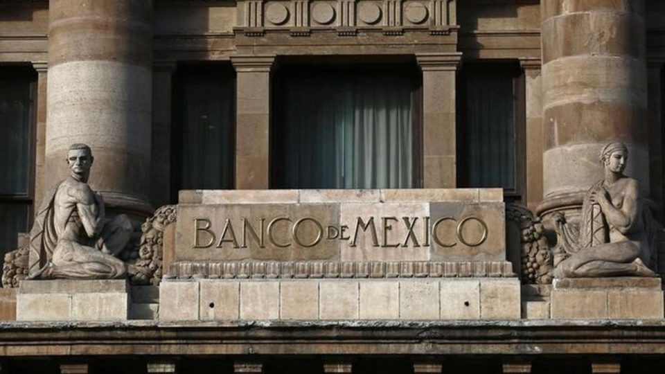 Necesario mantener alza de tasa de interés contra alta inflación: Banxico