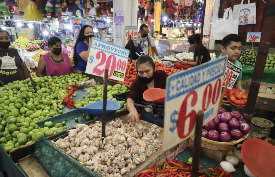 AMLO celebra que inflación no aumentó en septiembre