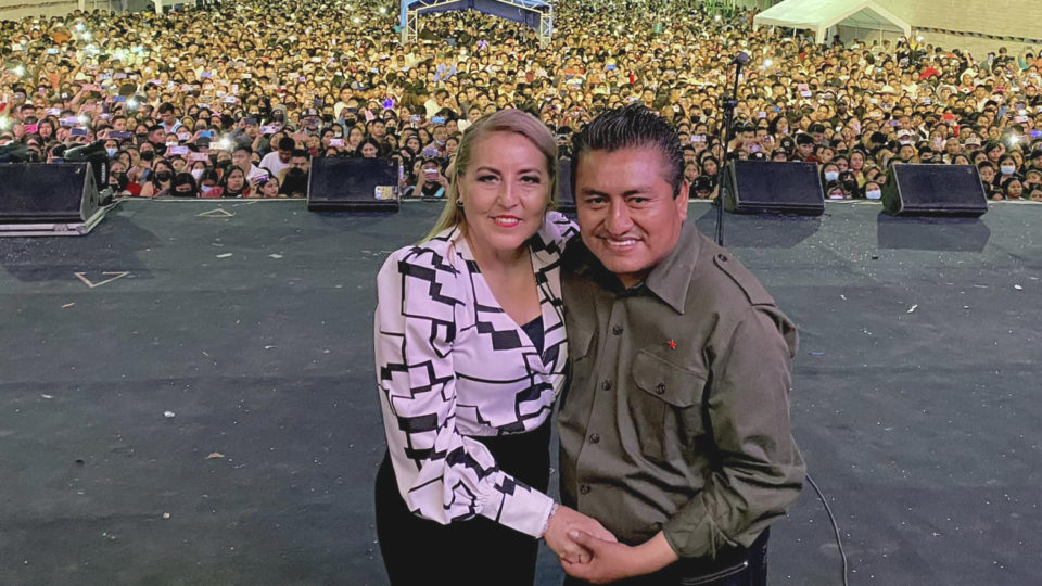 Alcalde de Tlapa sufre accidente junto a su esposa; fueron trasladados a CDMX