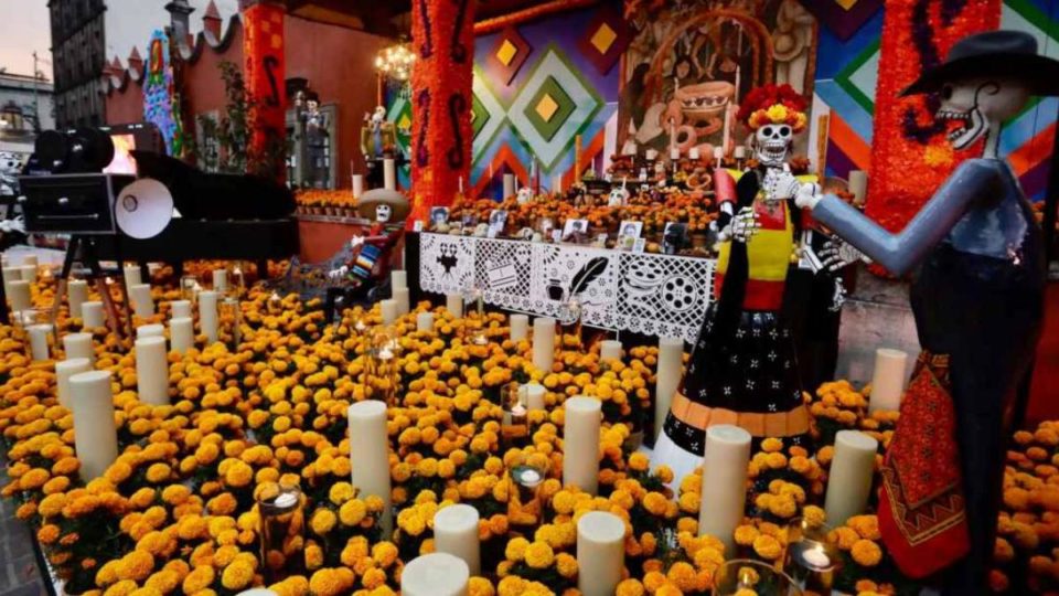 Inauguran monumental ofrenda en Coyoacán; está dedicada a artistas