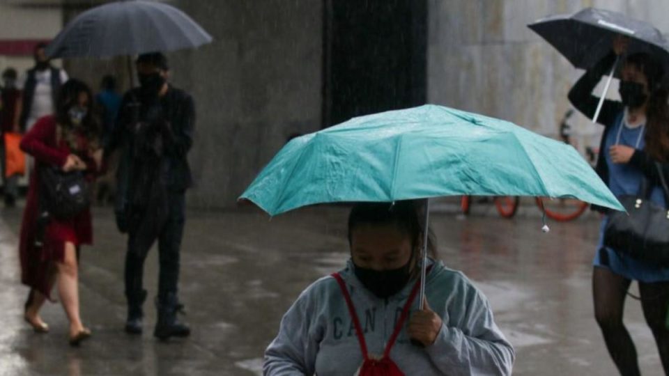 Comienza a llover en CDMX; toma en cuenta estas precauciones