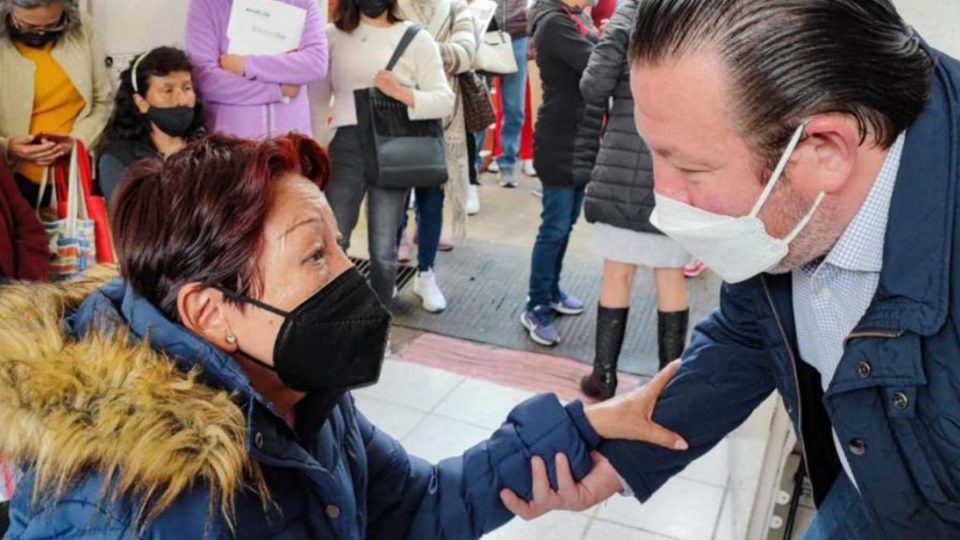 Alcaldía Magdalena Contreras entrega recursos a personas que padecen cáncer