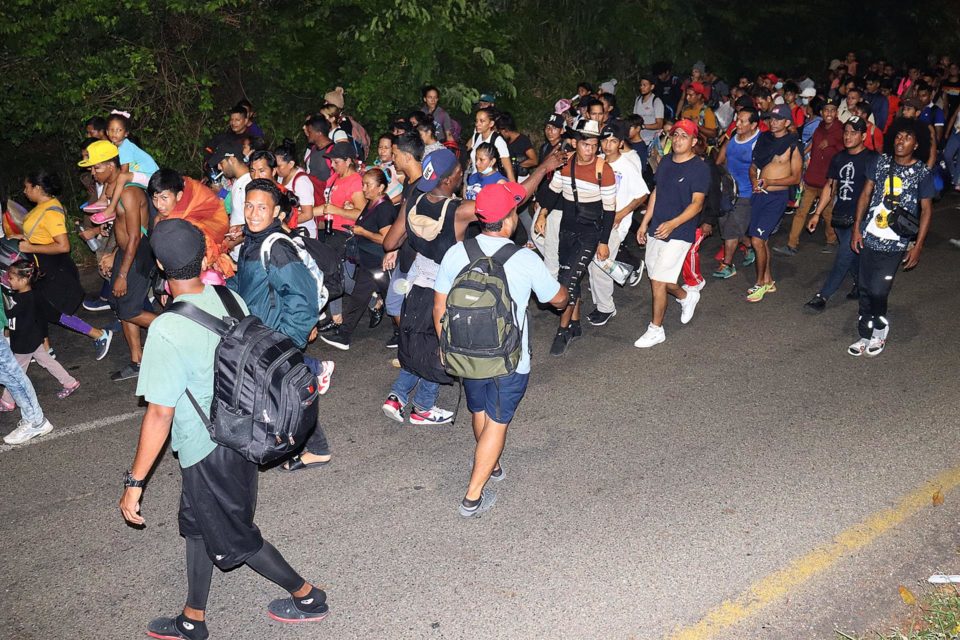 Caravana de venezolanos parte de Chiapas pese a nuevas medidas de EE.UU.
