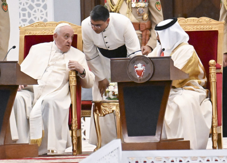 El papa Francisco pidió en Baréin el respeto de los Derechos Humanos