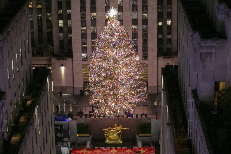 Encendido del árbol del Rockefeller Center inaugura temporada navideña en NY