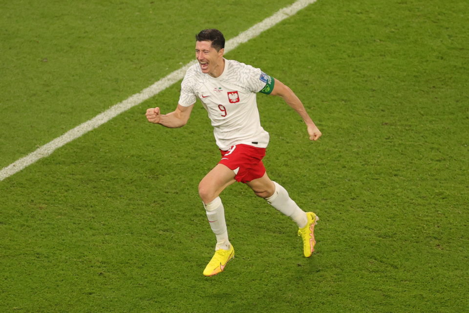 Lewandowski y Szczesny frenan a Arabia Saudita