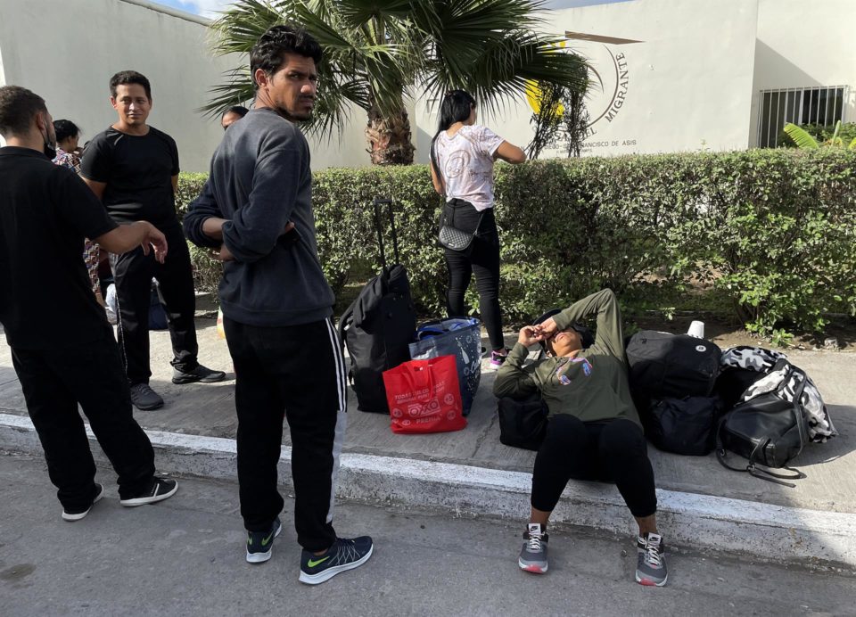 Migrantes venezolanos viven en la incertidumbre en Tamaulipas