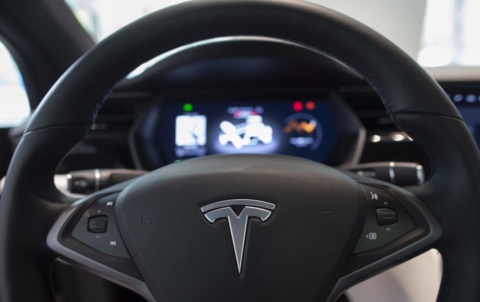 Nuevos vehículos eléctricos están reduciendo la cuota de Tesla en EE.UU.