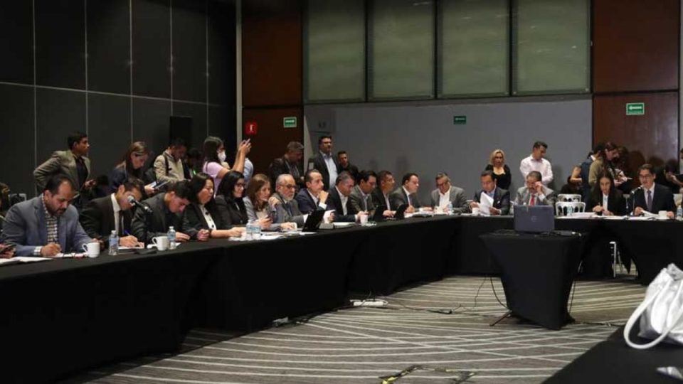 Pese a resistencia de oposición, avanza en Comisión Proyecto de PEF 2023