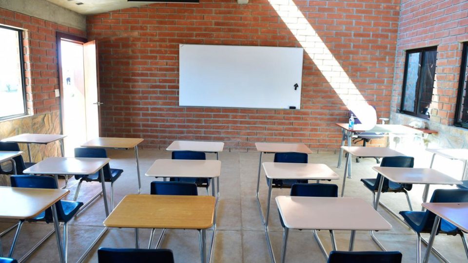 Universidades del Bienestar "no han servido de nada": PRD; critica política educativa