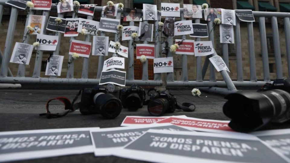 En México solo 2% de delitos contra periodistas se investigan, señala Futuro XXI