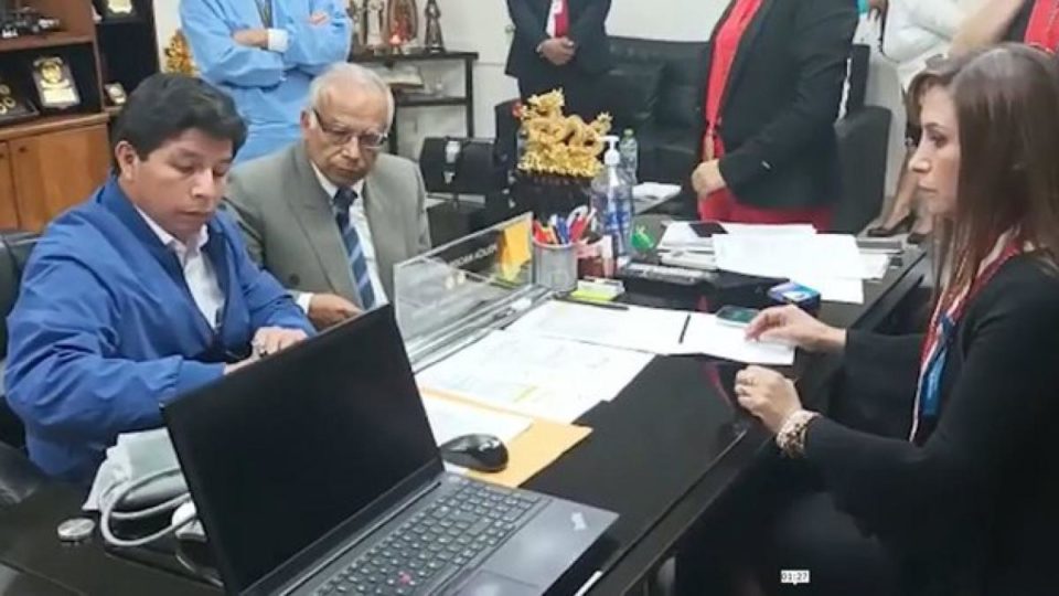 Fiscalía de Perú confirma arresto de Pedro Castillo por rebelión