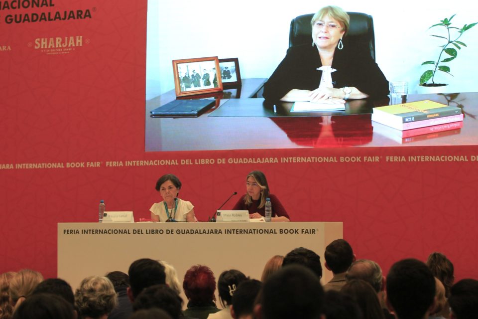 Michelle Bachelet llama a fortalecer participación ciudadana en AL desde la FIL Guadalajara
