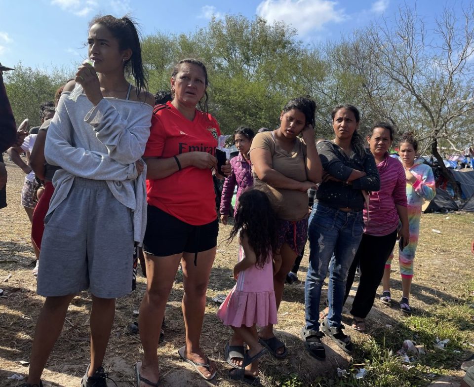 Migrantes varados en la frontera norte pedirán asilo al Gobierno de Canadá