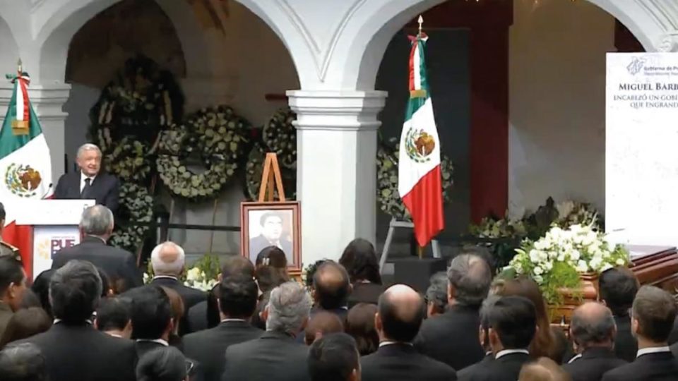 Miguel Barbosa: Realizan homenaje póstumo a gobernador en Casa Aguayo; asiste AMLO