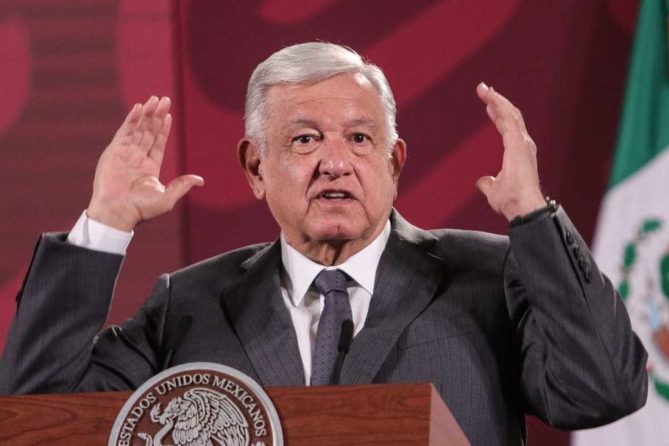 AMLO consideró que la idea de un "Golpe de Estado" en México es muy fantasioso.