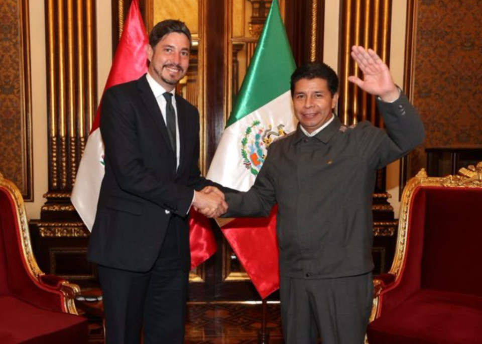 Perú declara el embajador mexicano, Pedro Monroy, persona non grata