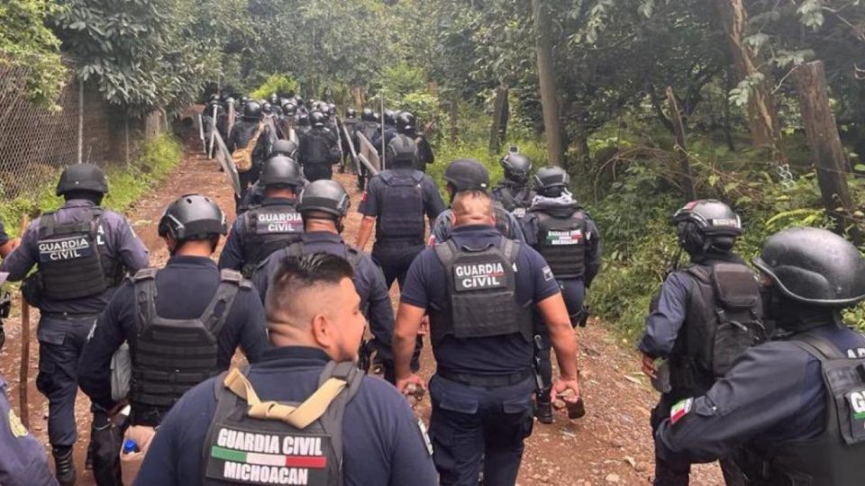 Policías de Michoacán contarán con seguro de vida en 2023