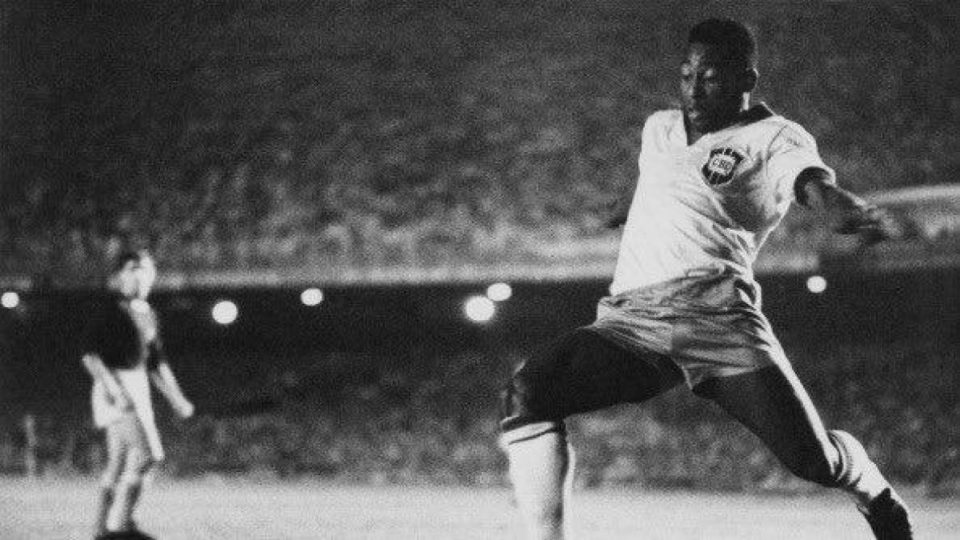 VIDEO: Pelé es despedido por el Santos de Brasil, equipo de sus amores, con el mejor homenaje