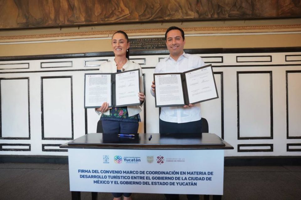 más de 3 mil yucatecos arropan a Claudia Sheinbaum en conferencia magistral