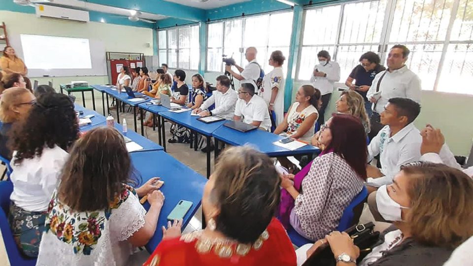 Acometen nuevo modelo educativo con prisas, tropiezos e improvisación