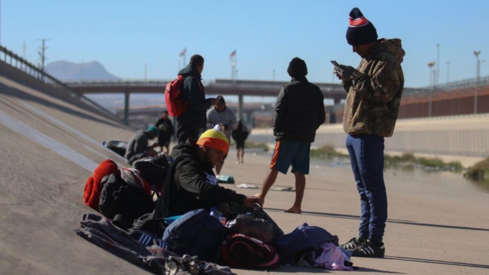 Crisis migrante en Cd. Juárez persiste; extranjeros padecen efectos del frío