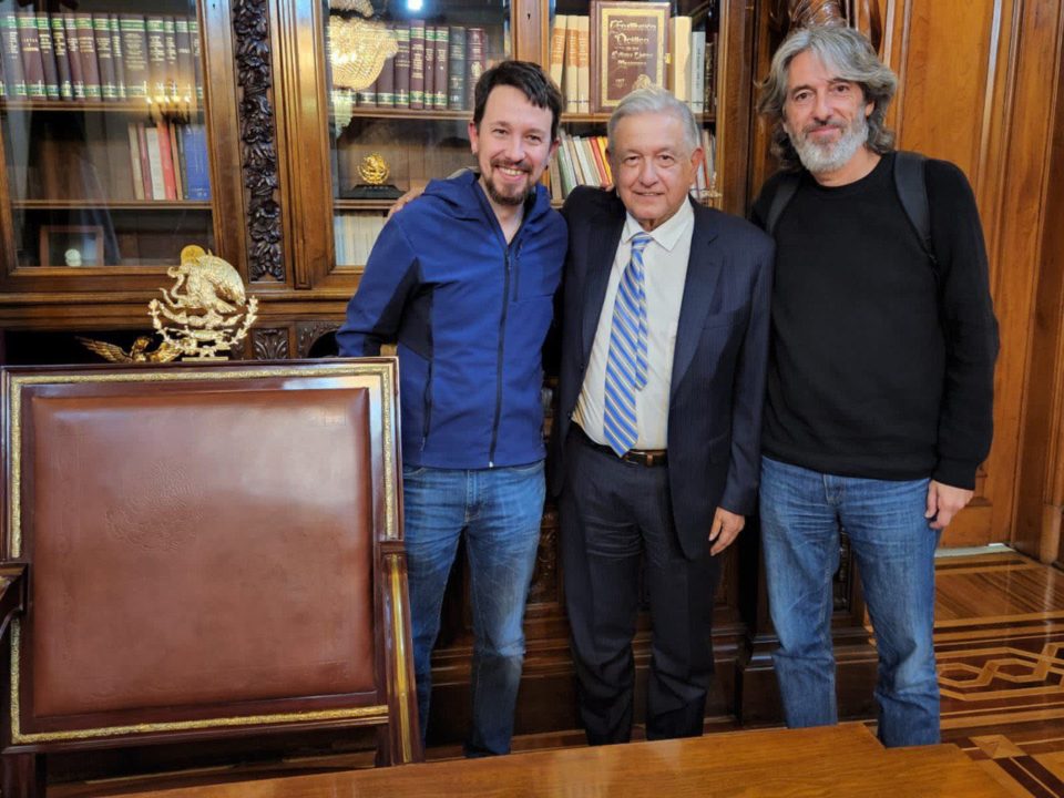 López Obrador se reúne con el expolítico español Pablo Iglesias