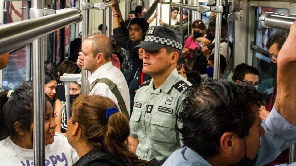 Metro necesita mantenimiento, no "militarización" con Guardia Nacional: Diputados de oposición