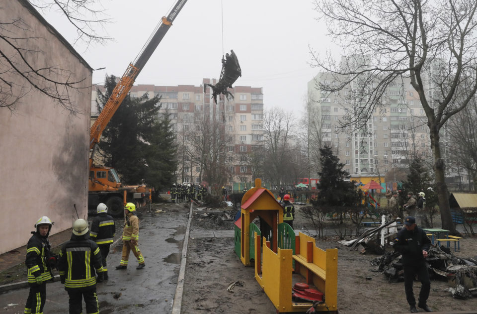 Mueren 14 personas en siniestro de helicóptero ministerial en región Kiev