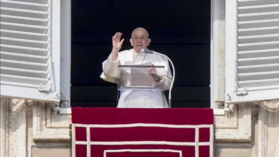 Papa Francisco pide el fin de la violencia en Perú y llama a iniciar "la vía del diálogo"
