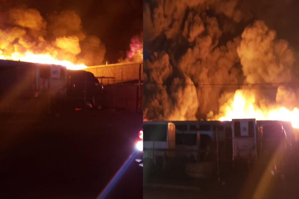 Se incendia bodega de reciclaje en zona industrial de Tijuana