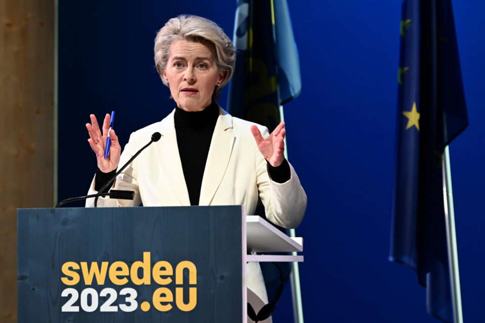 Von der Leyen: "Tenemos que seguir incrementando la presión sobre Rusia"