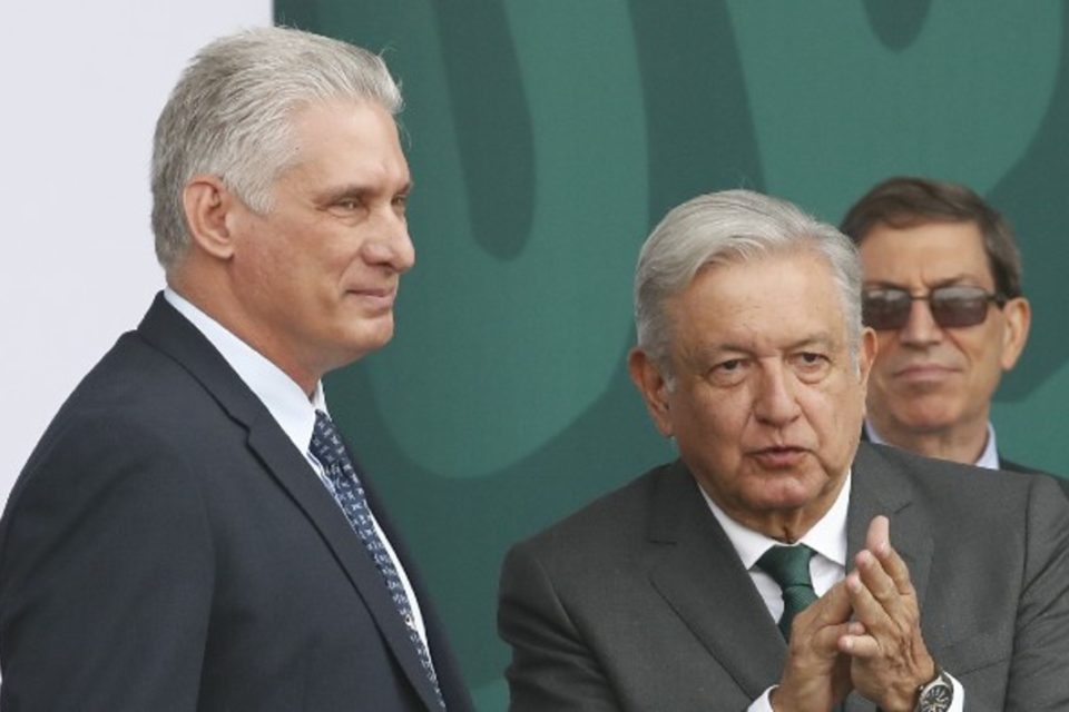 AMLO abordará con Díaz-Canel temas de médicos cubanos y el Tren Maya