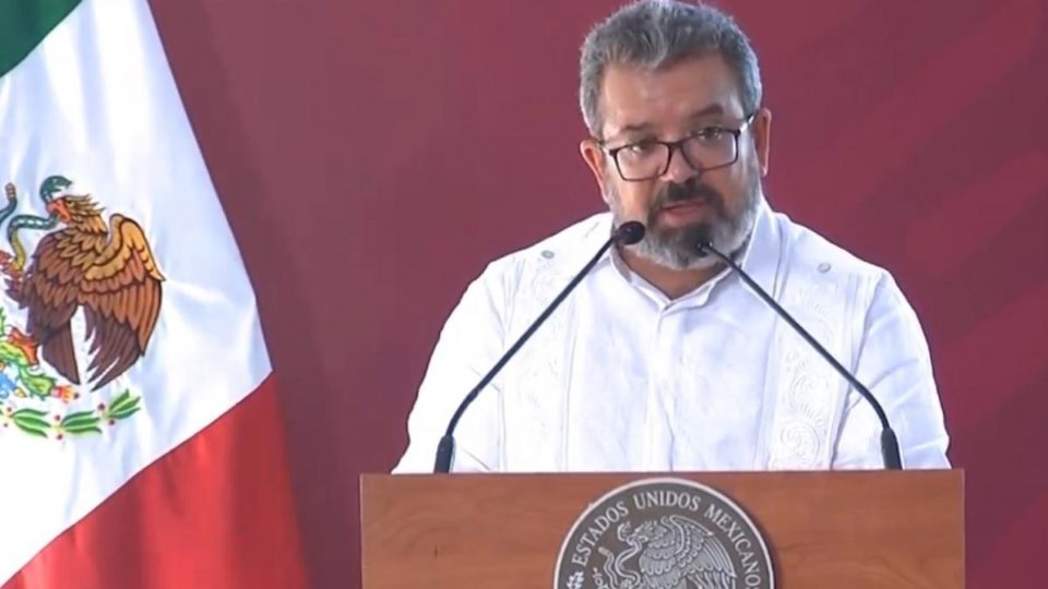 Jorge Nuño "hizo más que muchos de nosotros" por puente en Quintín Arauz, afirma Adán Augusto López