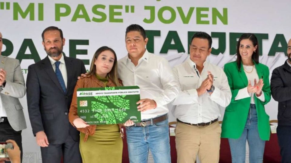 Jóvenes reconocen programa Mi Pase como un importante apoyo para continuar sus estudios