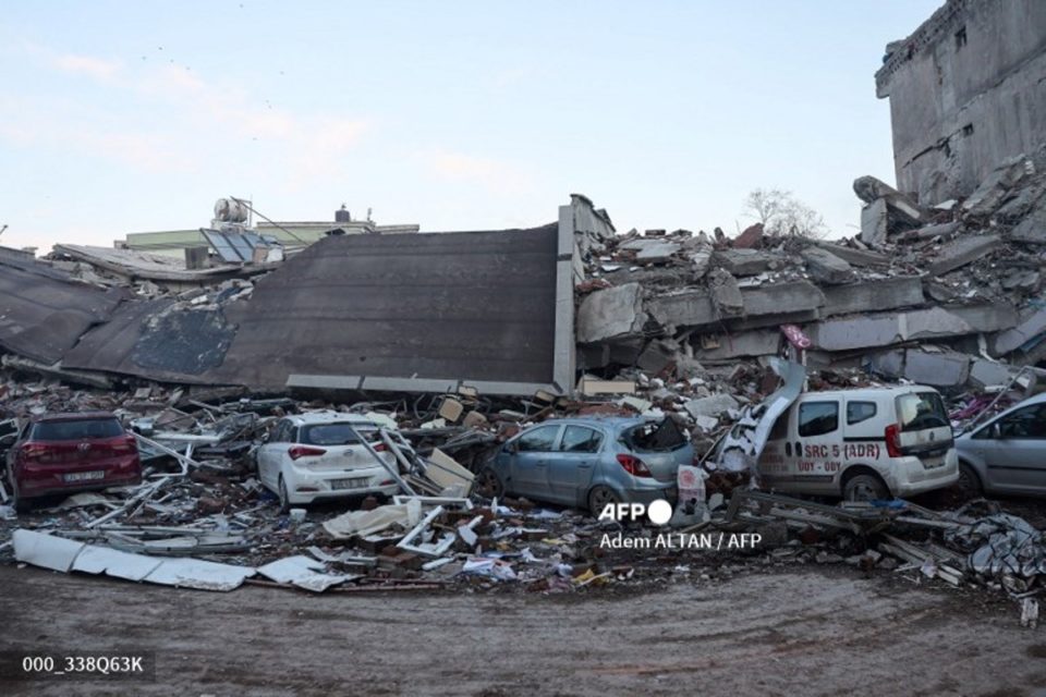 Más de 6 mil muertos por el terremoto en Turquía y Siria