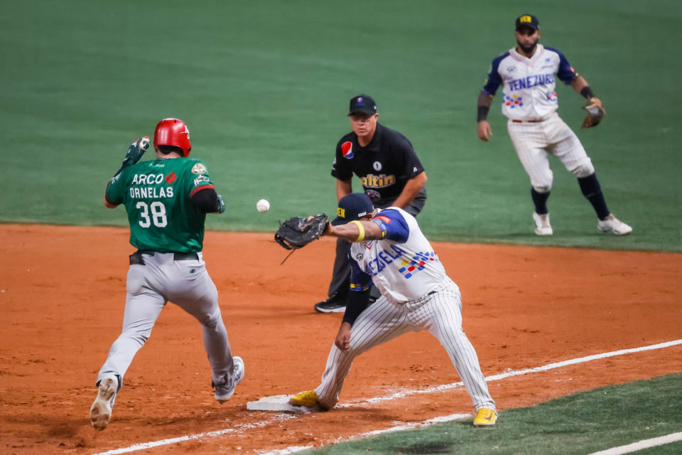 México lidera en solitario la Serie del Caribe