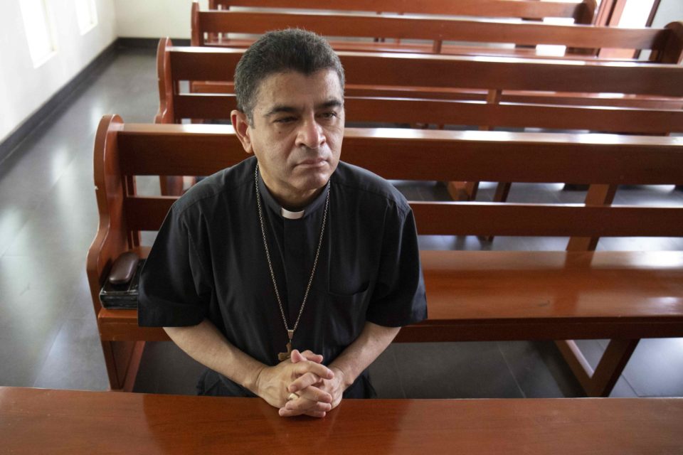 Obispo que se negó a ser desterrado es condenado a 26 años de cárcel en Nicaragua