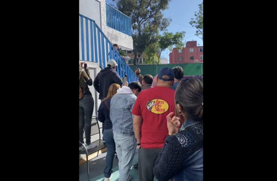 Protestan por presunto abuso contra menores en el Colegio Carmel de Coapa