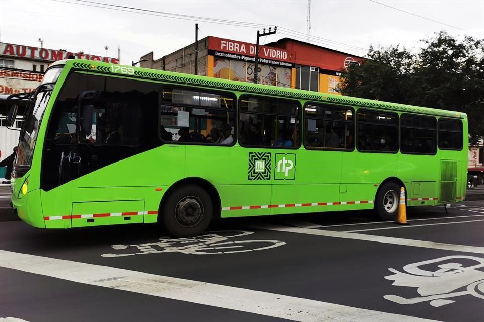 Sheinbaum impulsa reconversión de un autobús RTP a eléctrico