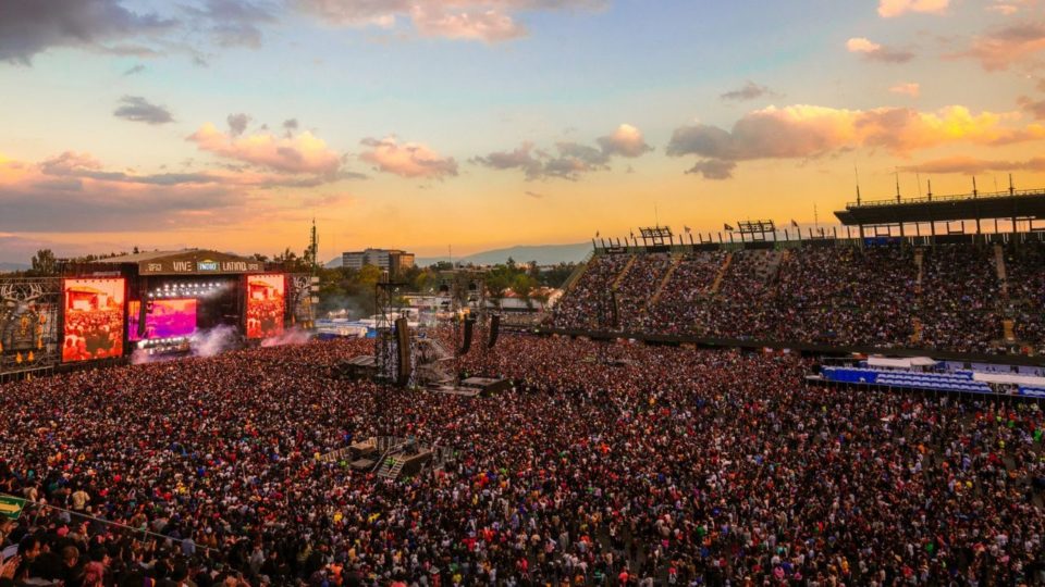 El segundo día de actividades del Vive Latino estuvo lleno de diversas emociones y mucha música.