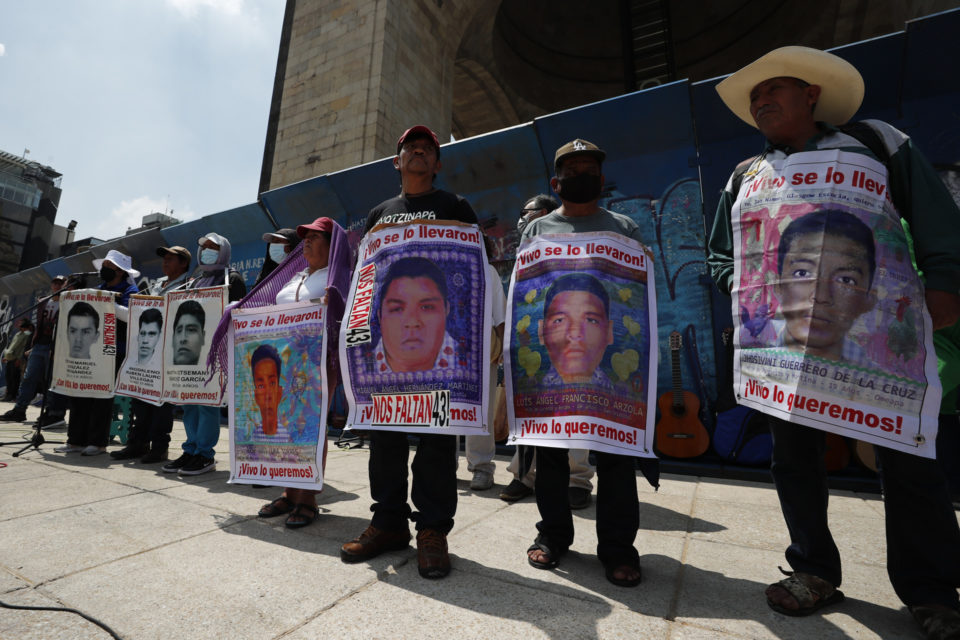 Detienen a nueve policías y agentes de Guerrero relacionados con el Caso Ayotzinapa