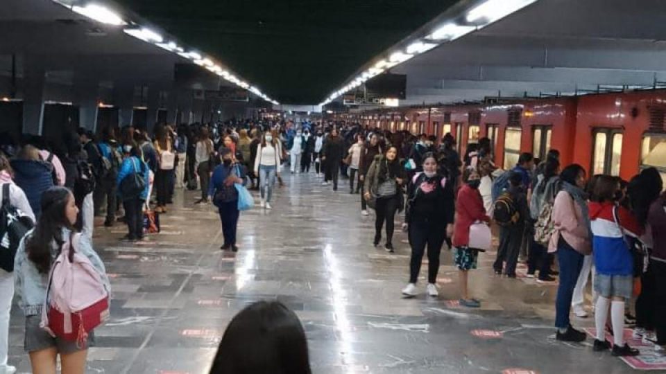 Metro CDMX. Línea 3 se satura por trabajos en vías secundarias; reportan avance lento