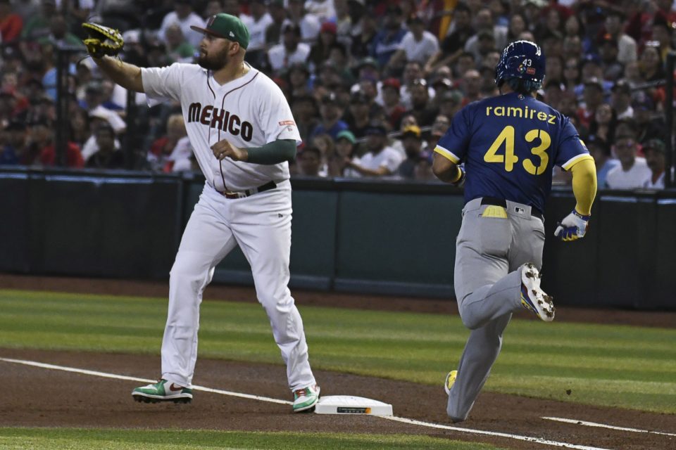 México debuta en el Clásico Mundial de Beisbol 2023 con derrota ante Colombia