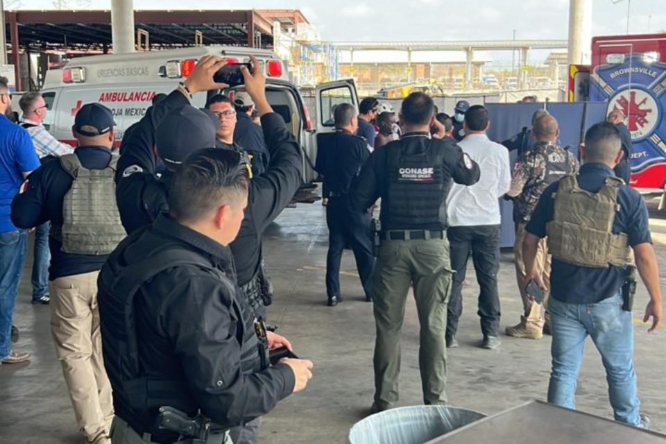 México entrega a EE.UU. a 2 estadounidenses hallados con vida tras secuestro en Matamoros