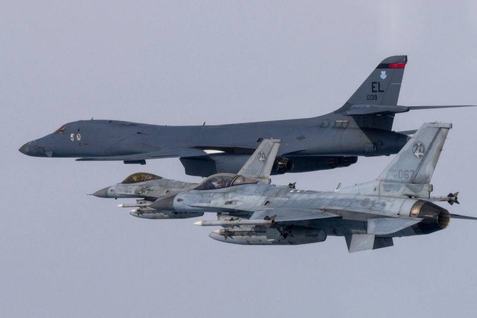 Seúl y Washington despliegan bombardero estratégico en vísperas de ejercicios
