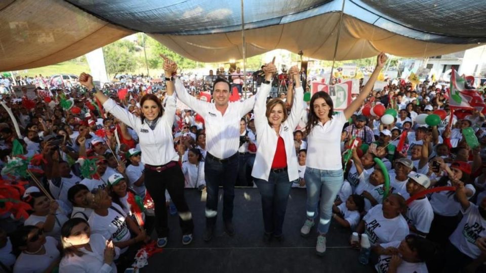 Becas, créditos y empleo para las mujeres: Manolo Jiménez